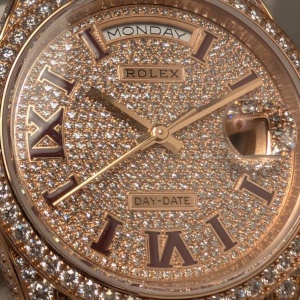 #34 ワインレッドの時計 : BURGUNDY WATCH